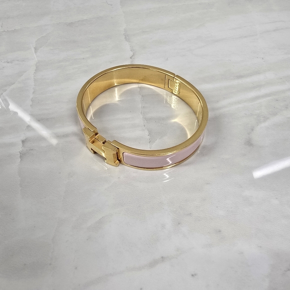 Hermès Gold and Pink Enamel Clic H Bracelet - Picture 7 of 8